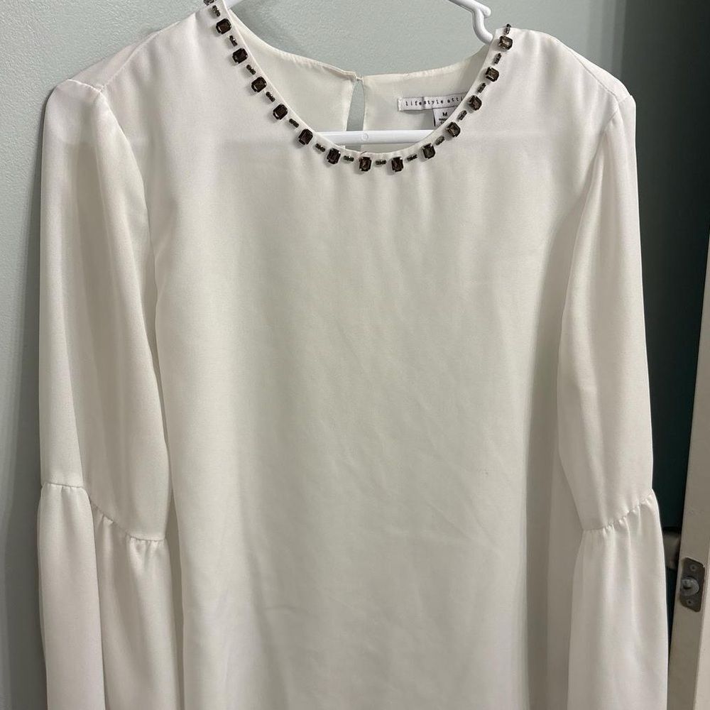 Lifestyle attitude White blouse with black beaded detail #beadedtop Size MD